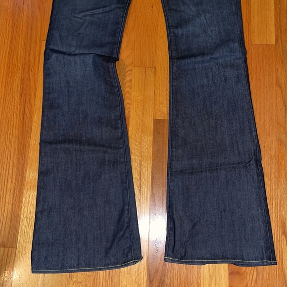 Gently Used Rock & Republic Bootleg Jeans! Size 27 - Picture 5 of 8